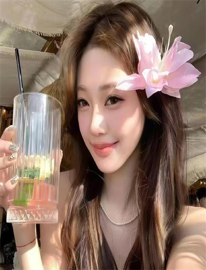 《年会上怒揭绿帽》评价对比：专业影评与观众口碑差异